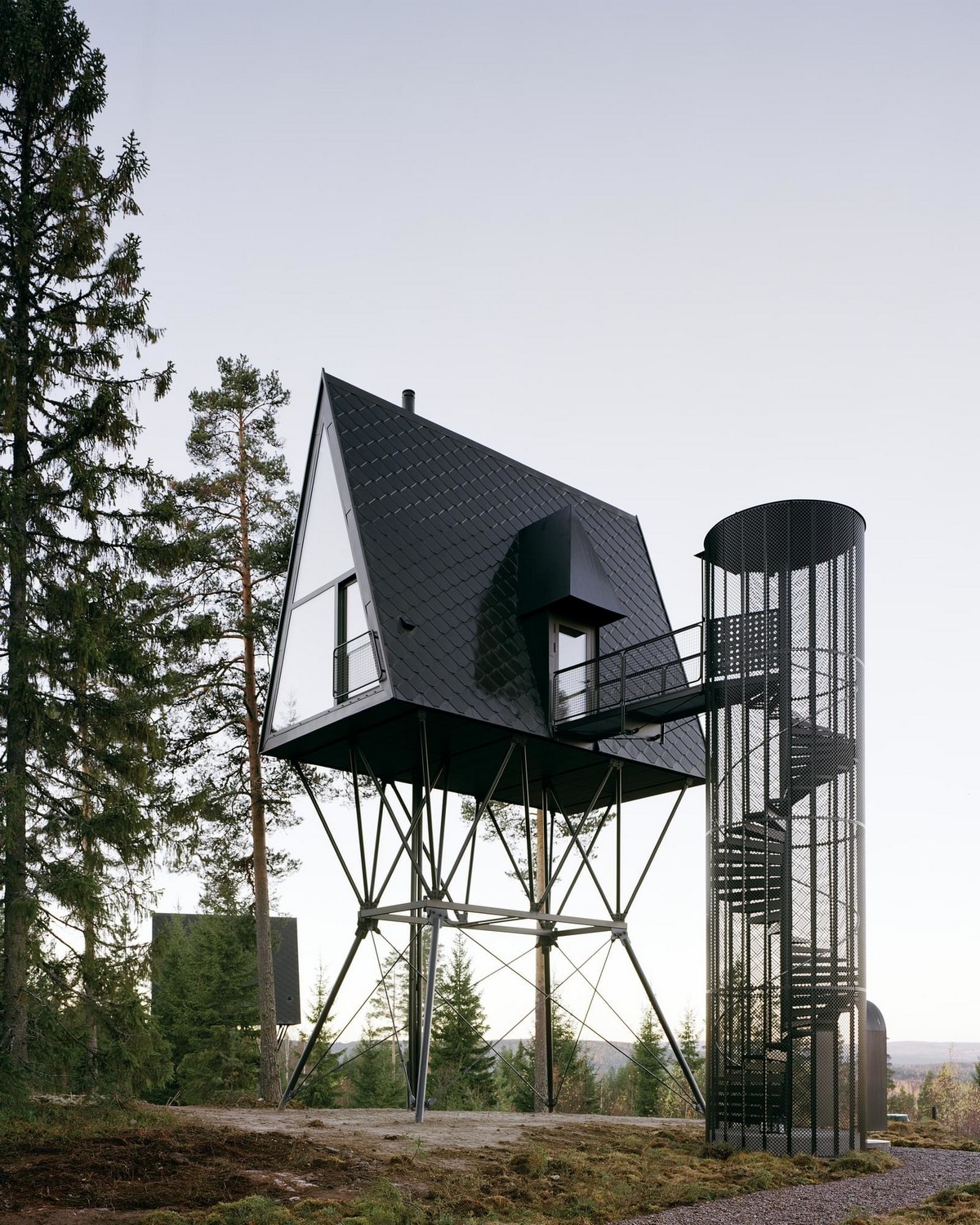 Небольшие дома для отдыха в норвежском лесу