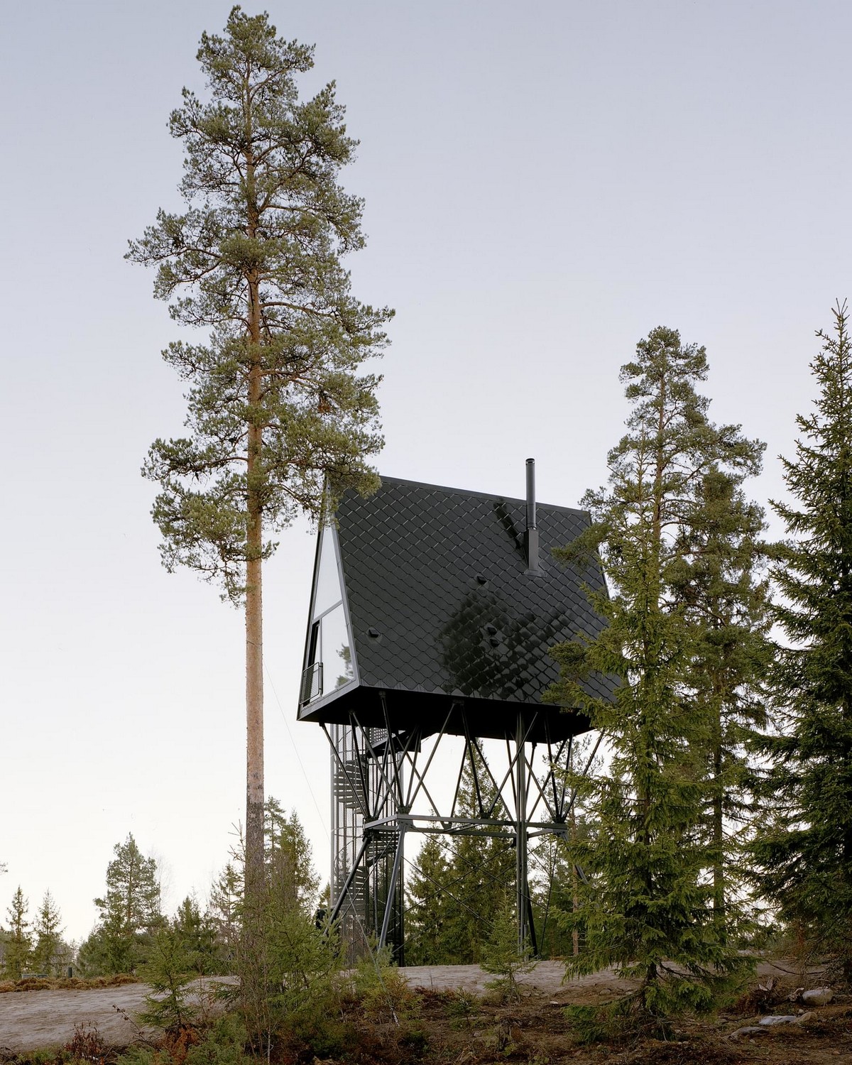 Небольшие дома для отдыха в норвежском лесу