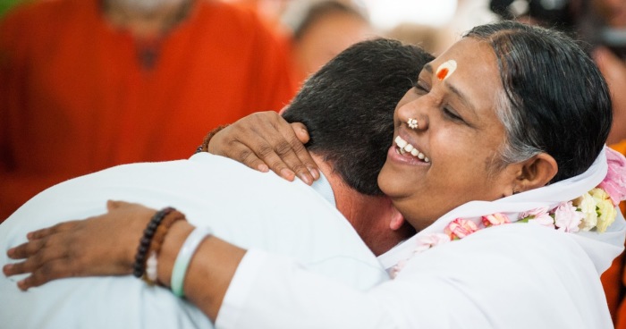 Как индийская девочка стала святой и духовным лидером