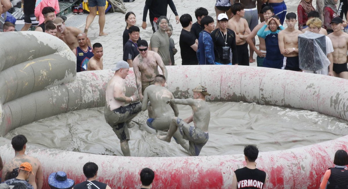 Фестиваль морской грязи в Порёне 2019