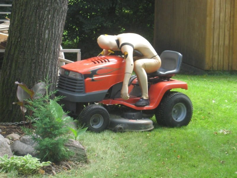 Когда для соседа подстричь газон не просто рутина
