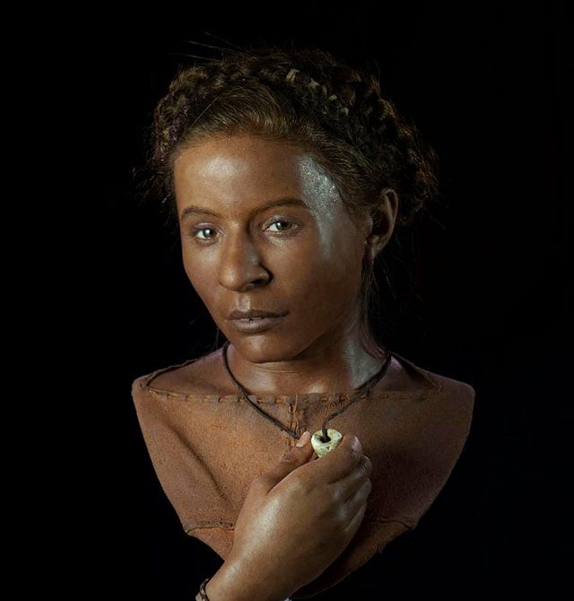 Реалистичные скульптуры людей, живших тысячи лет назад