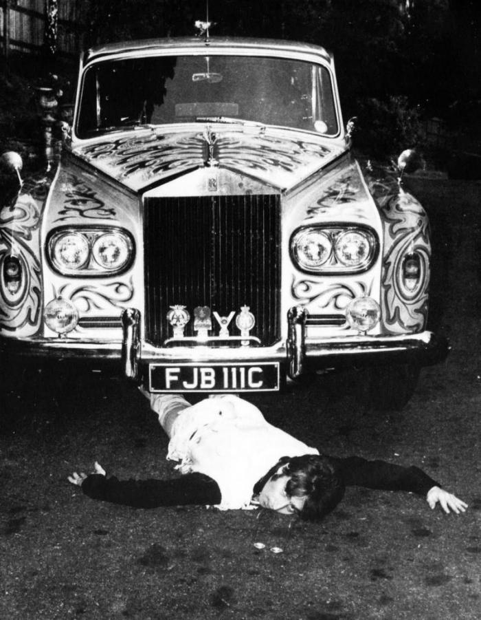 Джон Леннон и его галлюциногенный Rolls Royce