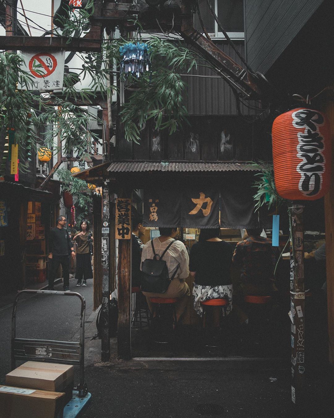 Городские пейзажи и уличные снимки Японии от Хиро Гото