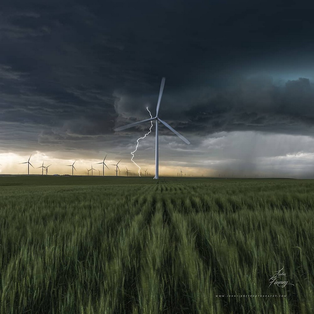 Красота штормов на снимках Джона Финни