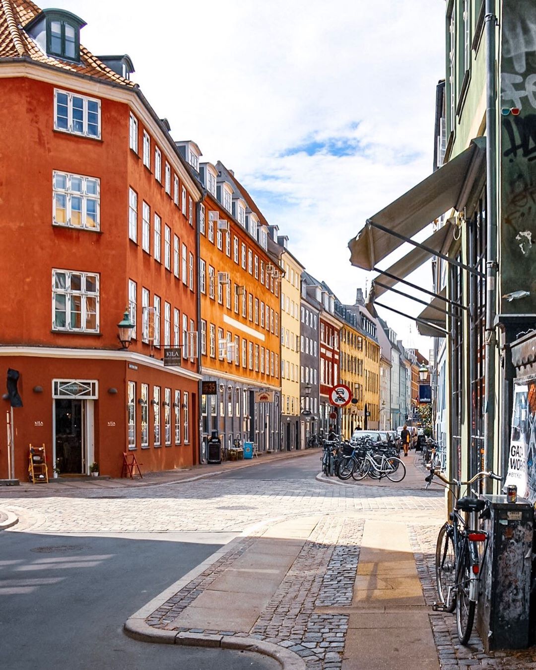 Архитектура и улицы Дании на снимках Адама Бросбеля