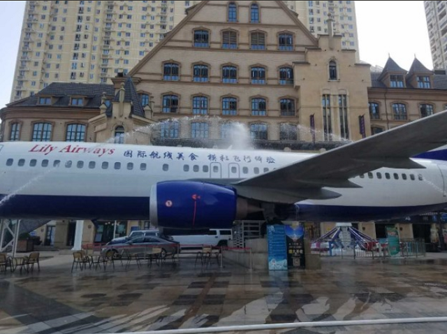 Китаец сделал ресторан из списанного Boeing 737