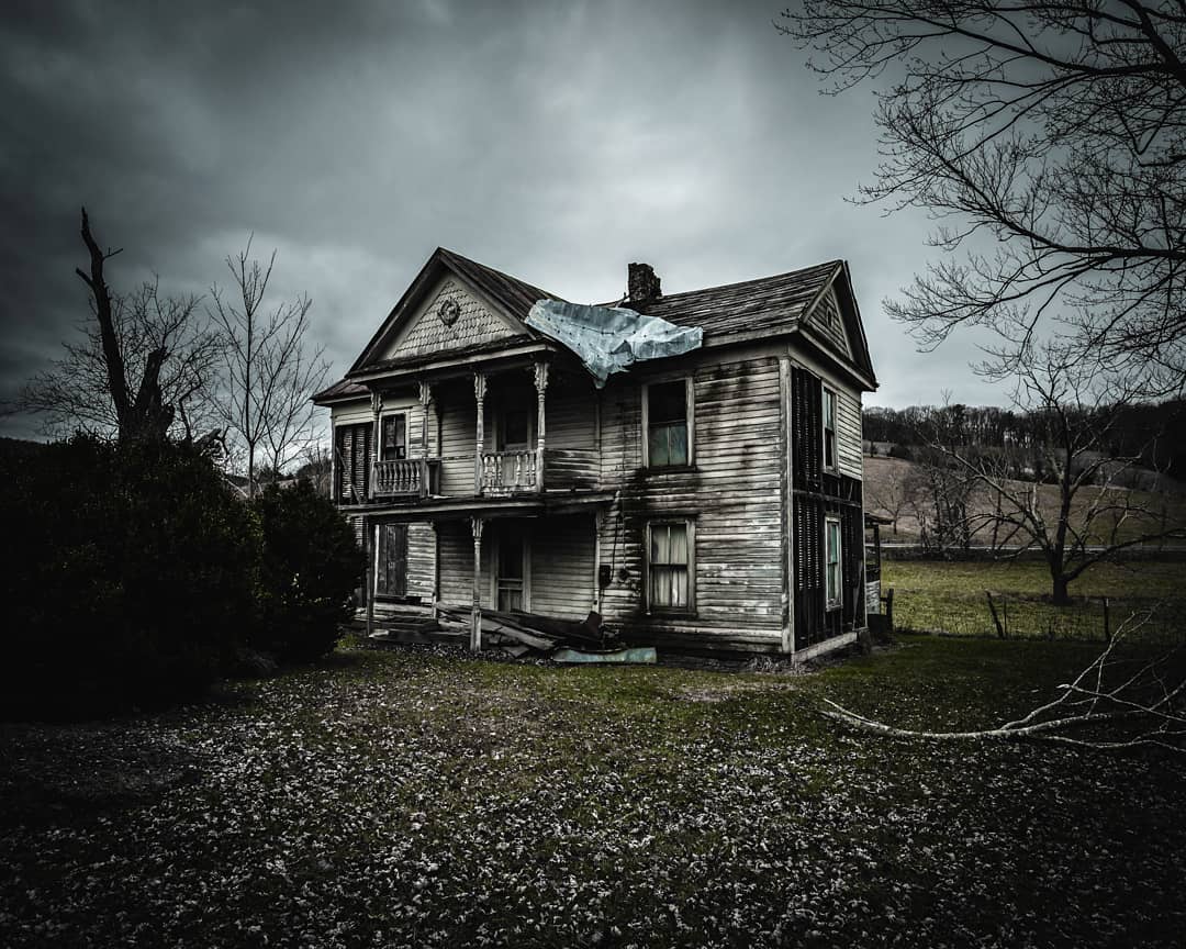 Заброшенные дома на снимках Кайла Бойкина