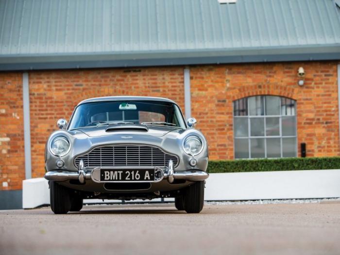 Aston Martin DB5 Джеймса Бонда был продан на аукционе