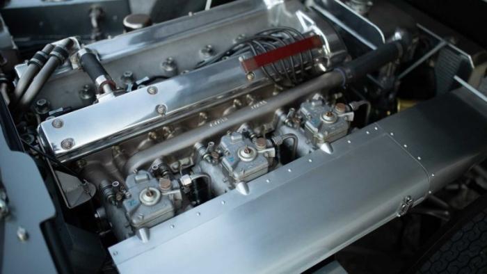 Несколько попыток возродить классический Jaguar E-Type