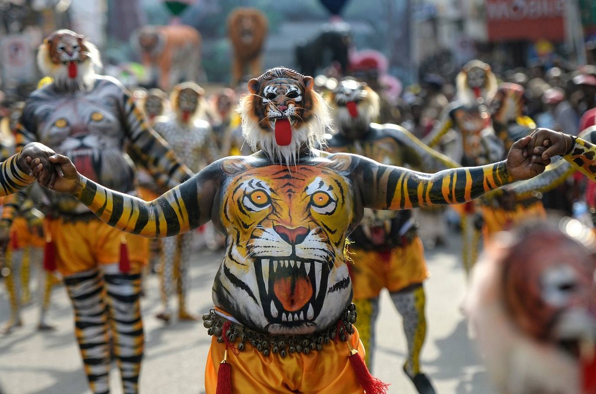 Парад Пули Кали на фестивале Онам в Индии