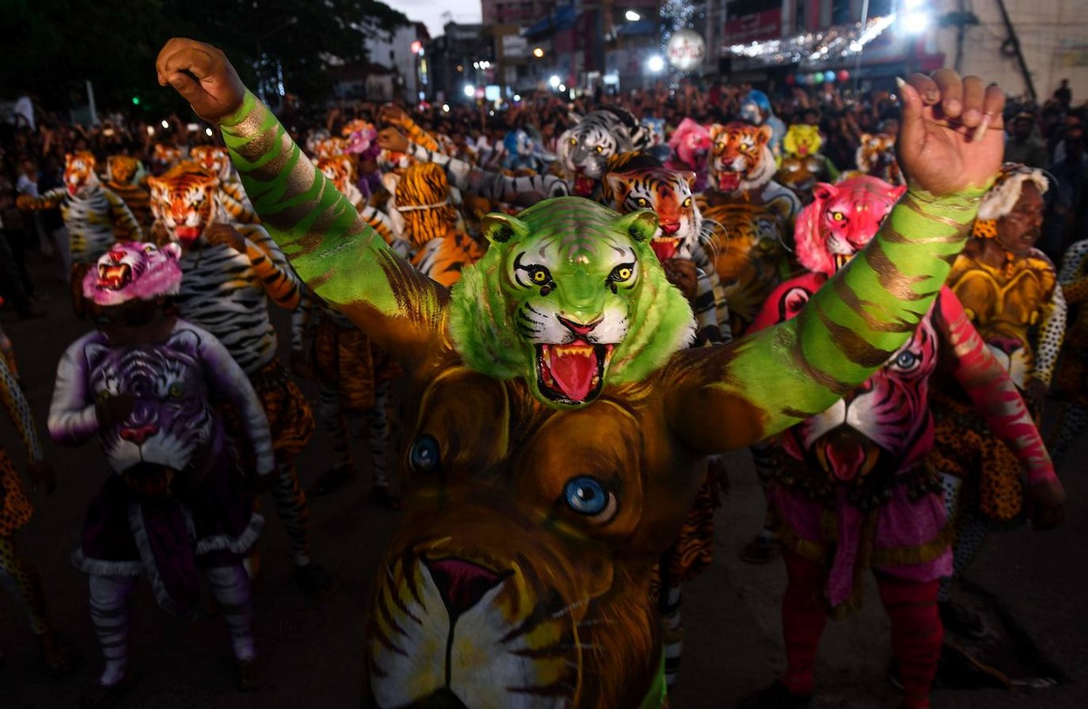 Парад Пули Кали на фестивале Онам в Индии