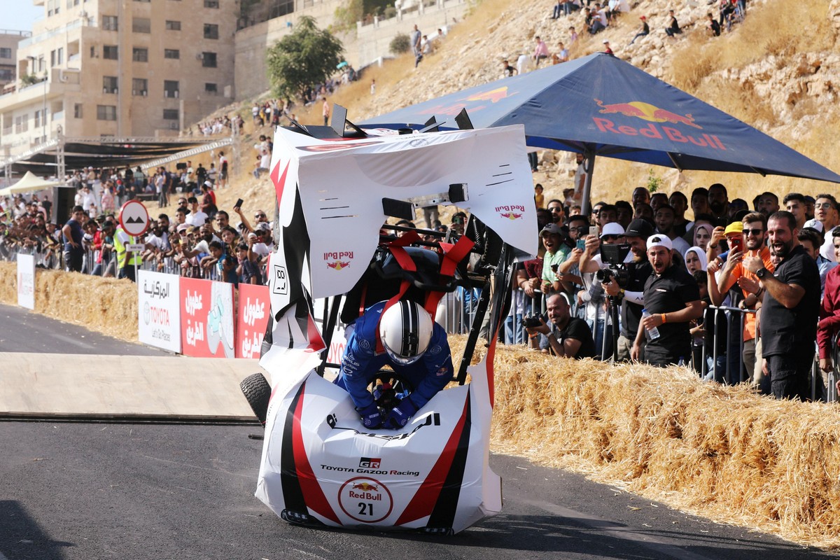 Гонка Red Bull Soapbox на самодельных автомобилях в Иордании
