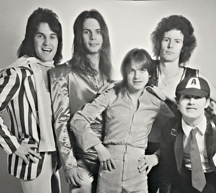 Участники 15 легендарных рок-групп в самом начале карьеры
