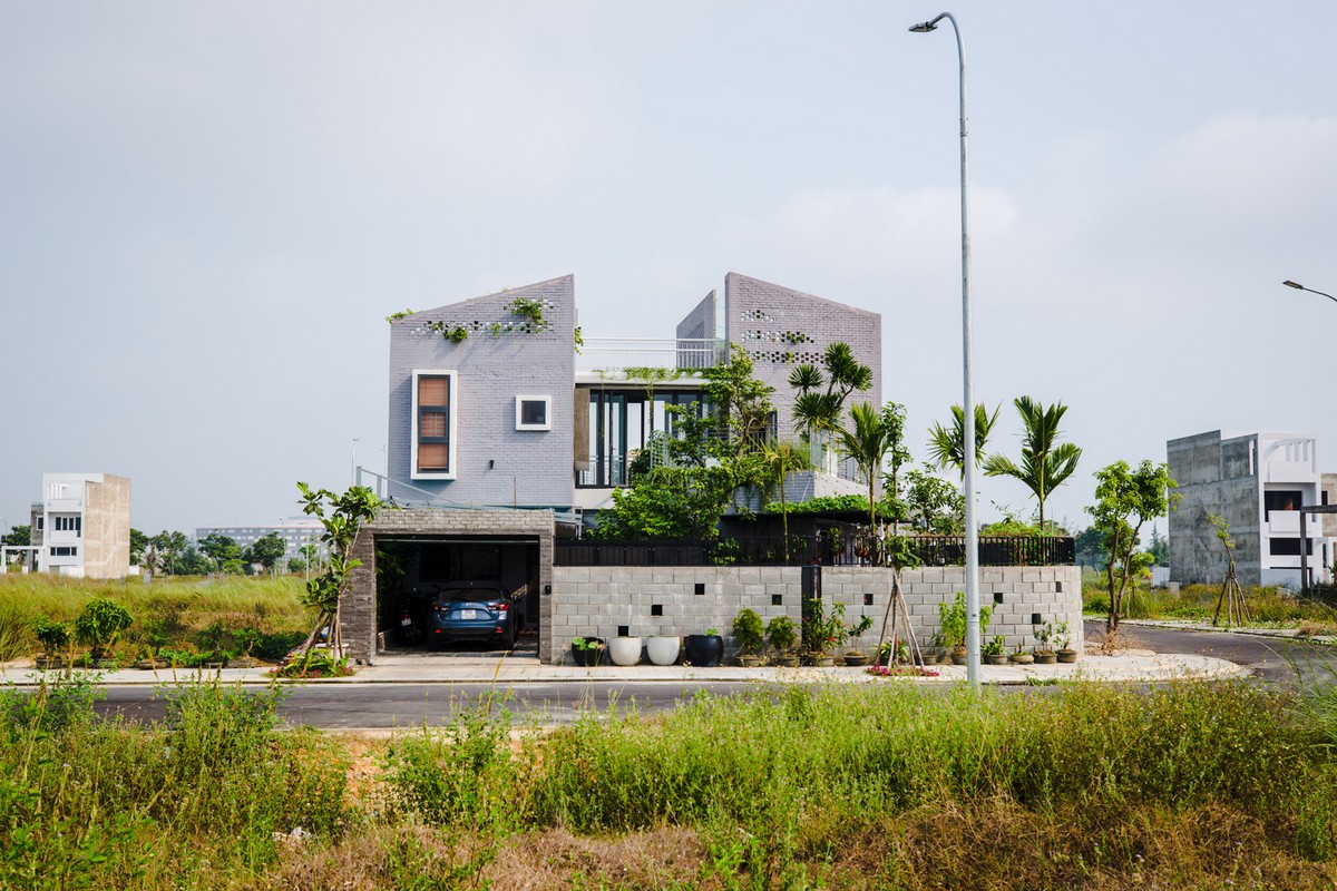 Дом во Вьетнаме с изолированными объёмами