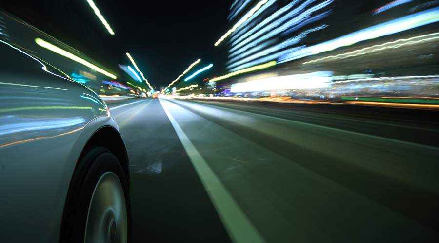 Особенности вождения автомобиля по ночной дороге