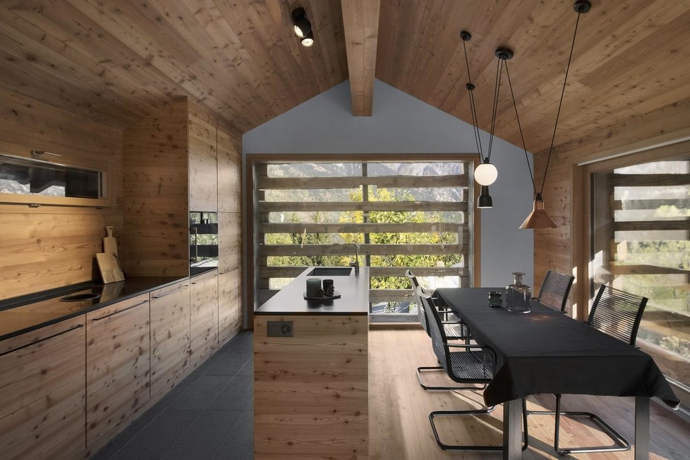 Новая жизнь загородного дома в горах Швейцарии