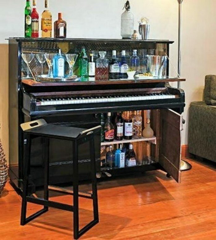 Креативная мебель из старого пианино