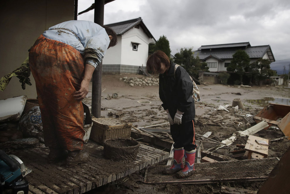 Последствия тайфуна Хагибис, обрушившегося на Японию