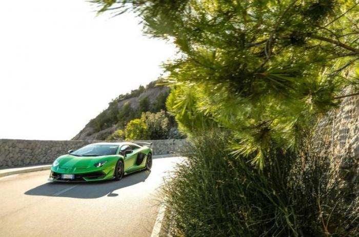 Компания Lamborghini провела собственный конкурс элегантности