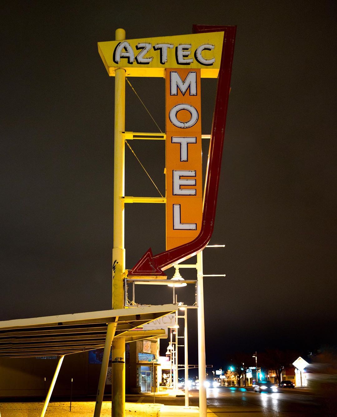 Вывески придорожных отелей США на снимках Тима Андерсона