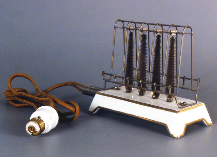 Как выглядели первые холодильники, пылесосы и тостеры