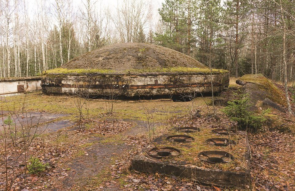 Покинутые места холодной войны в фотокниге Роберта Гренвилла