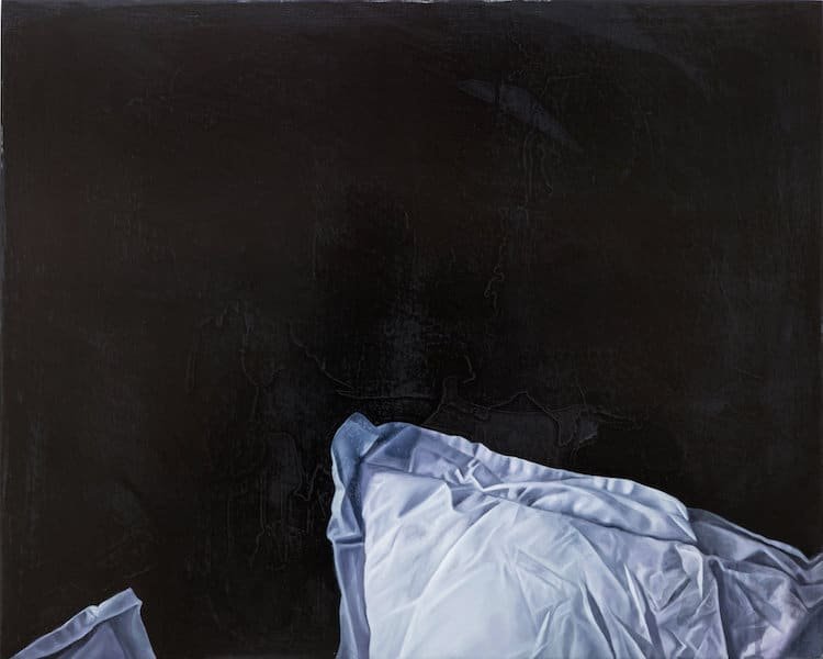 Незаправленные кровати на масляных картинах Стефани Серпик