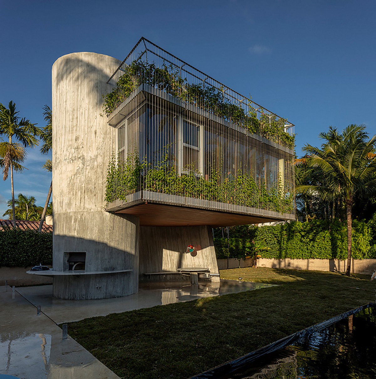 Трехэтажное сооружение Sun Path House в Майами-Бич