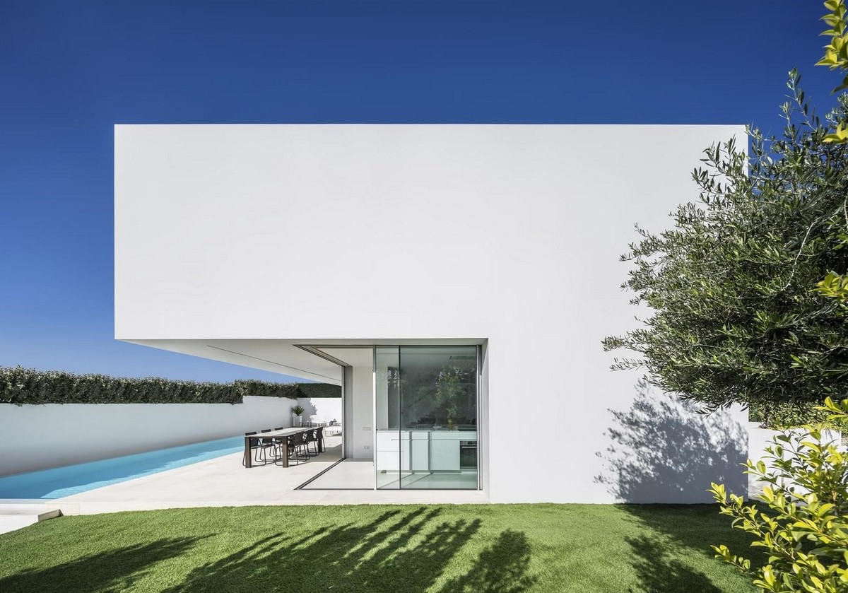 Резиденция с видом на море в Испании
