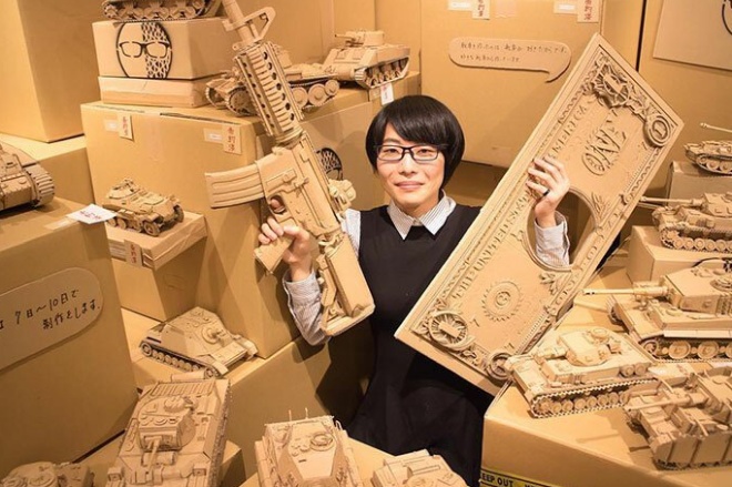 Японка создает просто невероятные скульптуры из картона