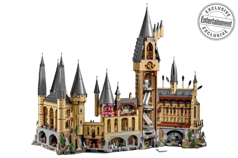 Сказочный замок Хогвартс из 6000 деталей LEGO