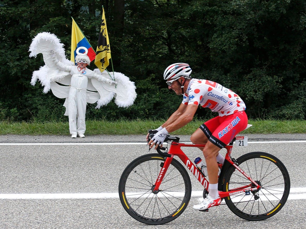 Экстравагантные костюмы поклонников Tour de France France, рядом, также, бежать, просто, костюмах, реальная, появился, выражение, воспринял, серьезно, слишком, парень, 12Этот, СантаКлаус, 11Невзирая, лошадь, присутствовали, фигурирует, встретить