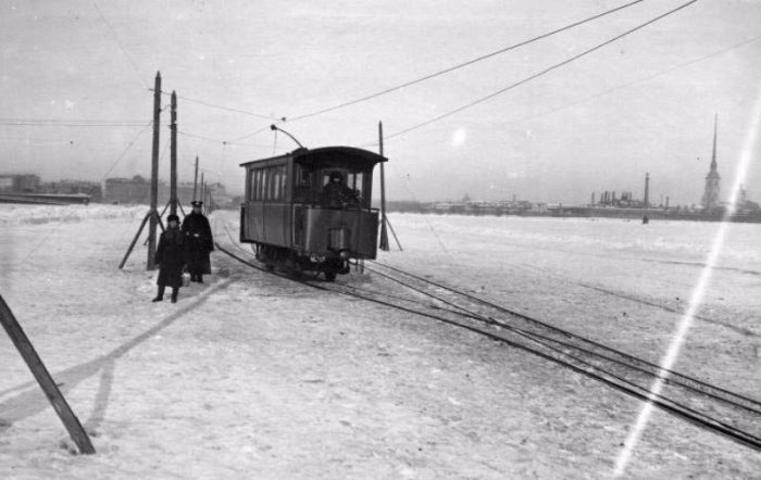 Ледовые трамваи, которые ходили по замерзшей Неве