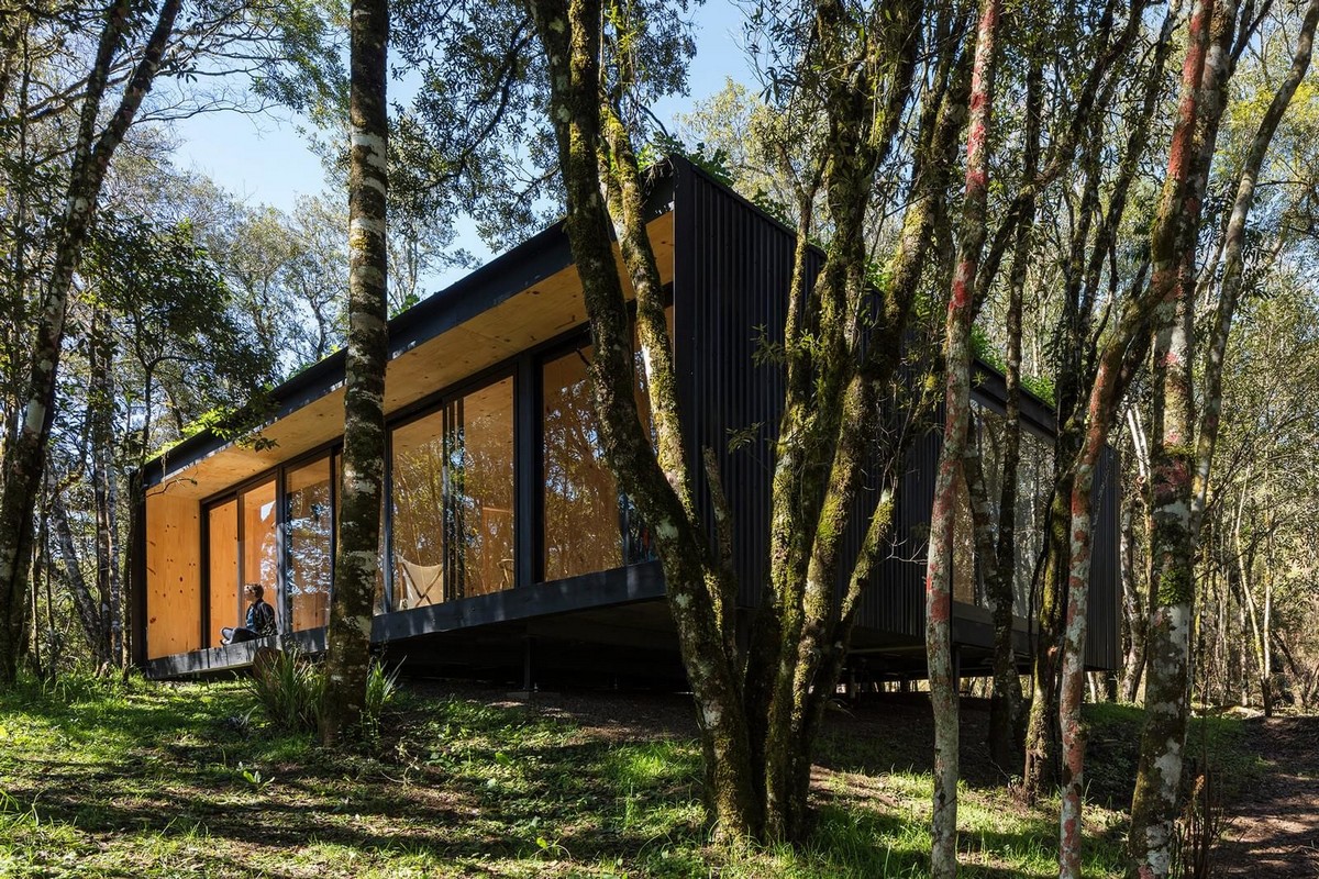 Модульный дом в бразильском лесу