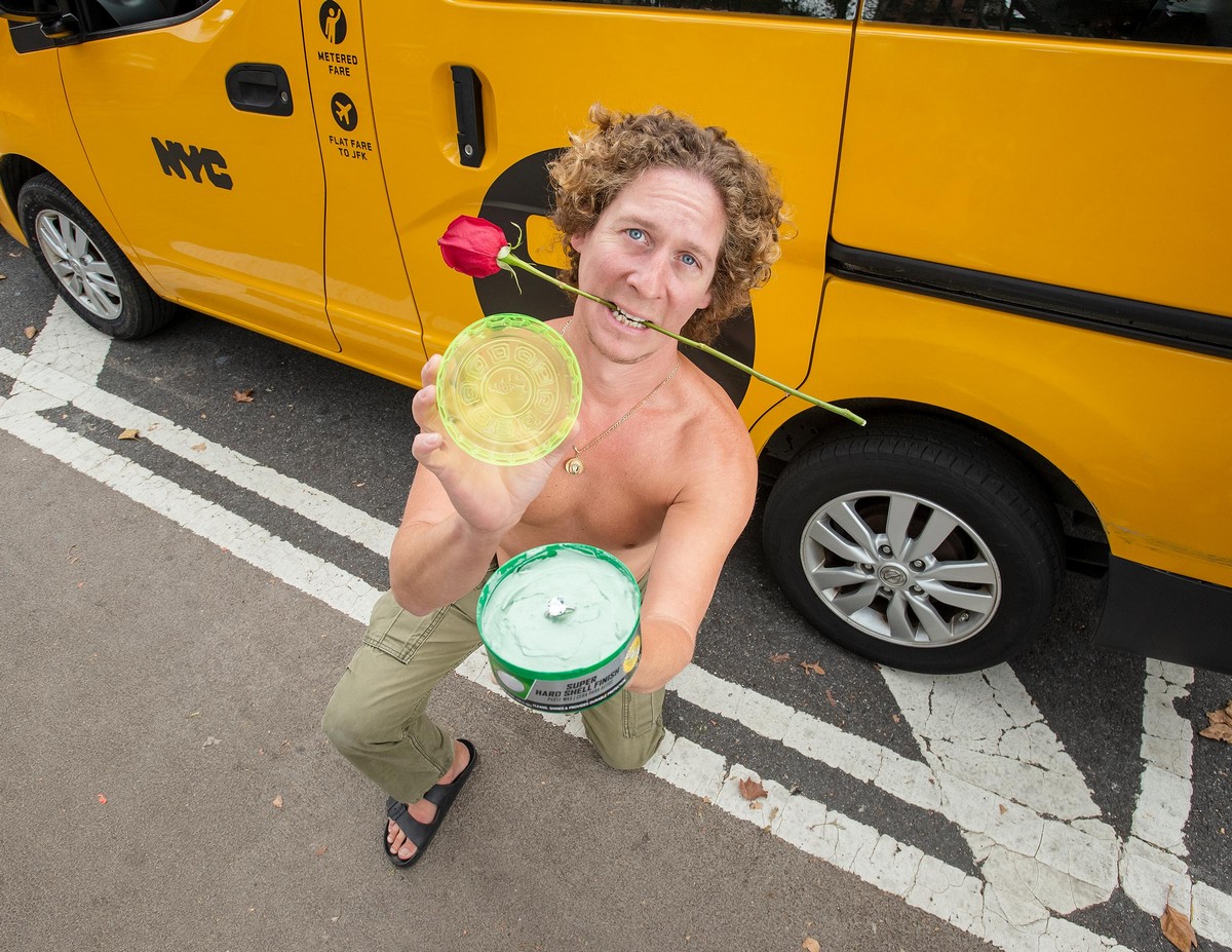 Весёлый календарь от таксистов Нью-Йорка на 2020 год