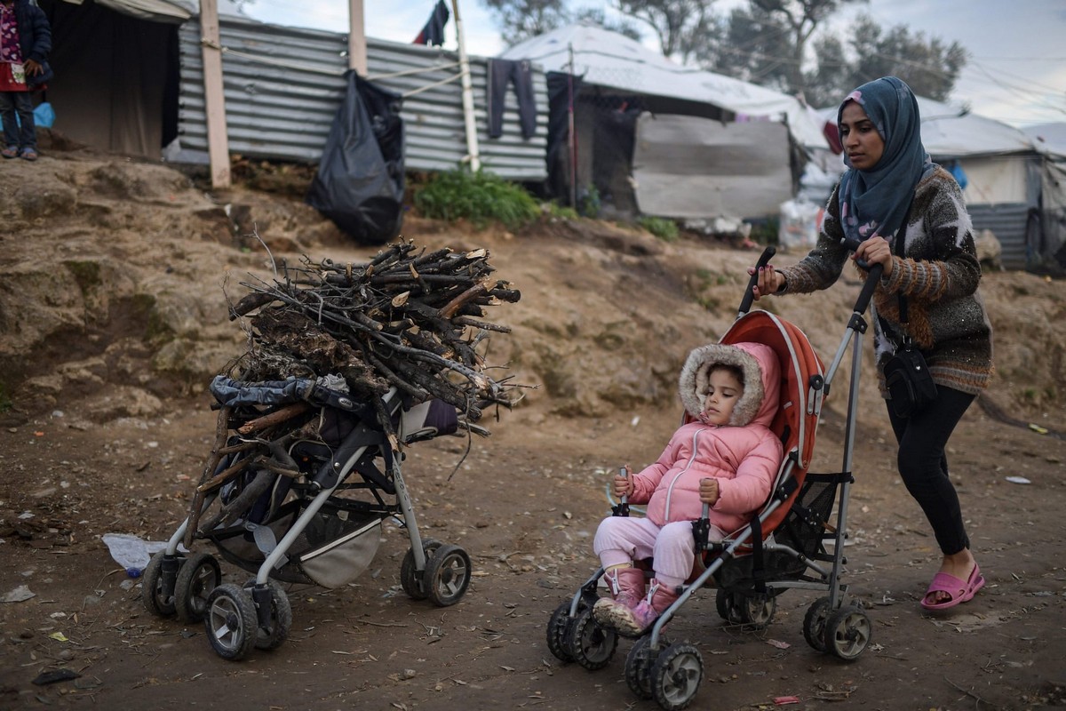 Жизнь мигрантов в греческом импровизированном лагере