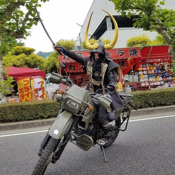 Необычный самурай - путешественник во времени