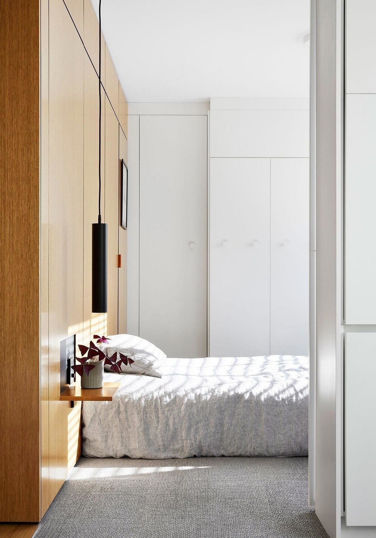 Двухкомнатная квартира в Мельбурне квартира, пространство, хранения, белом, полностью, отдыха, пространства, необходимым, комнаты, ванной, цвете, кухни, Design, которая, столярных, Мельбурне, которые, закрыта, скрытых, Оснащённая