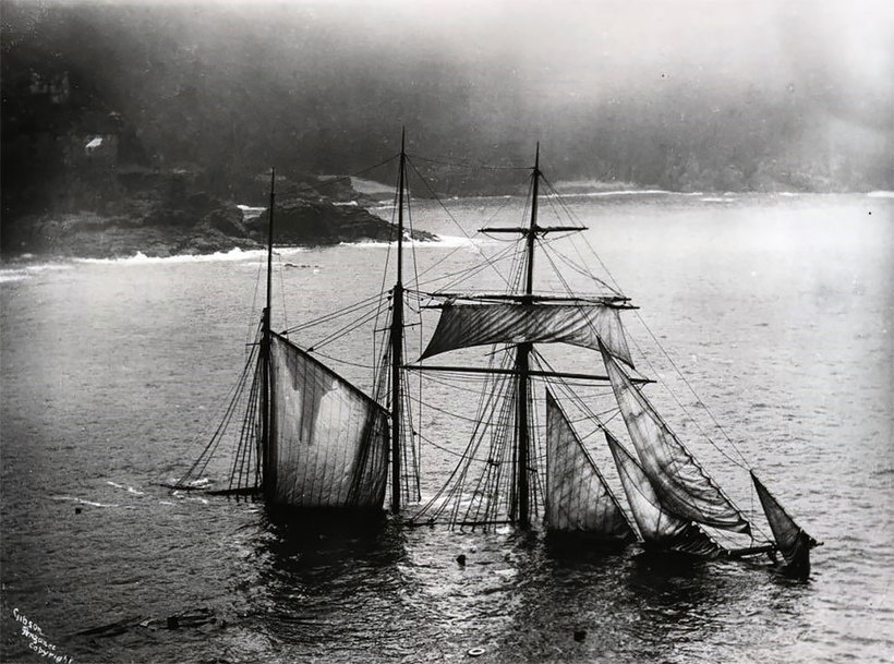 Старинные фотографии тонущих кораблей, которые британская семья снимала больше 150 лет
