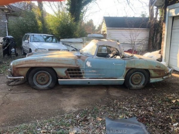 Ржавый Mercedes-Benz 300SL продали за баснословные деньги