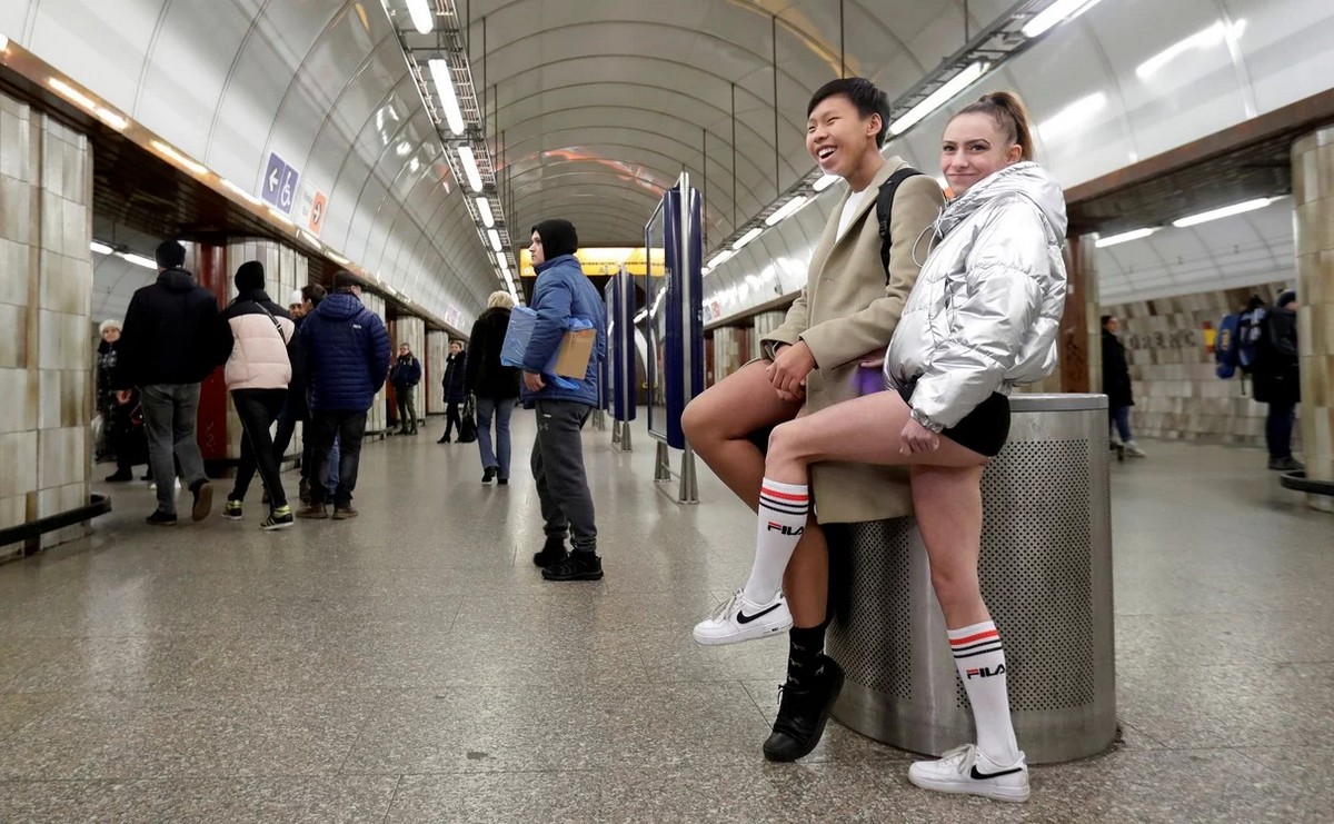 Ежегодная международная акция В метро без штанов 2020