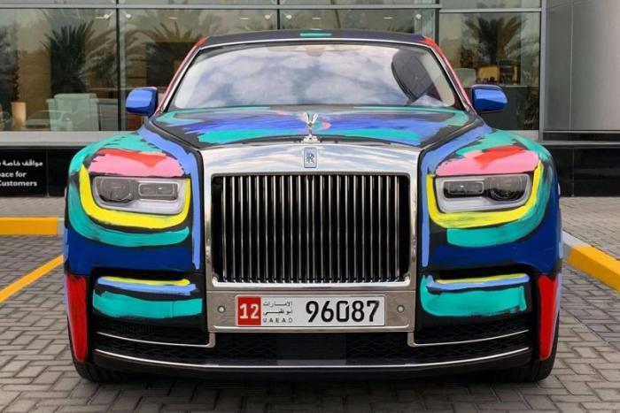 Художник превратил Rolls-Royce Phantom в объект искусства