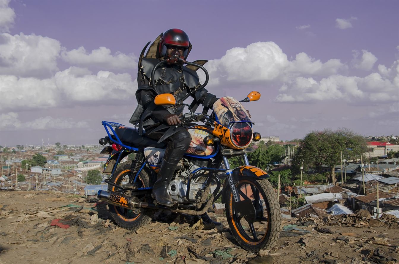 Яркие мототаксисты в Найроби
