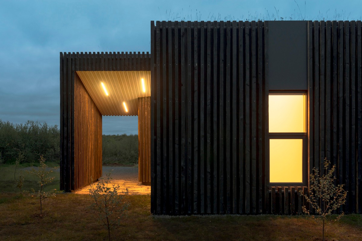 Дом с зелёной крышей в Исландии