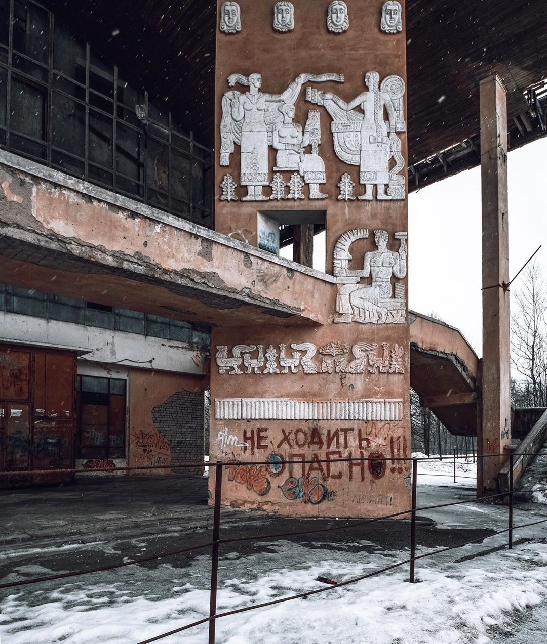 Атмосферные снимки заброшенных мест Санкт-Петербурга от Алексея Полякова