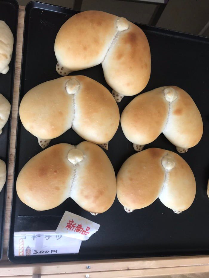 Булочки пикантной формы из японской пекарни