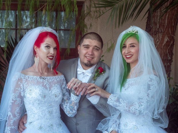 Один американец женился сразу на двух девушках
