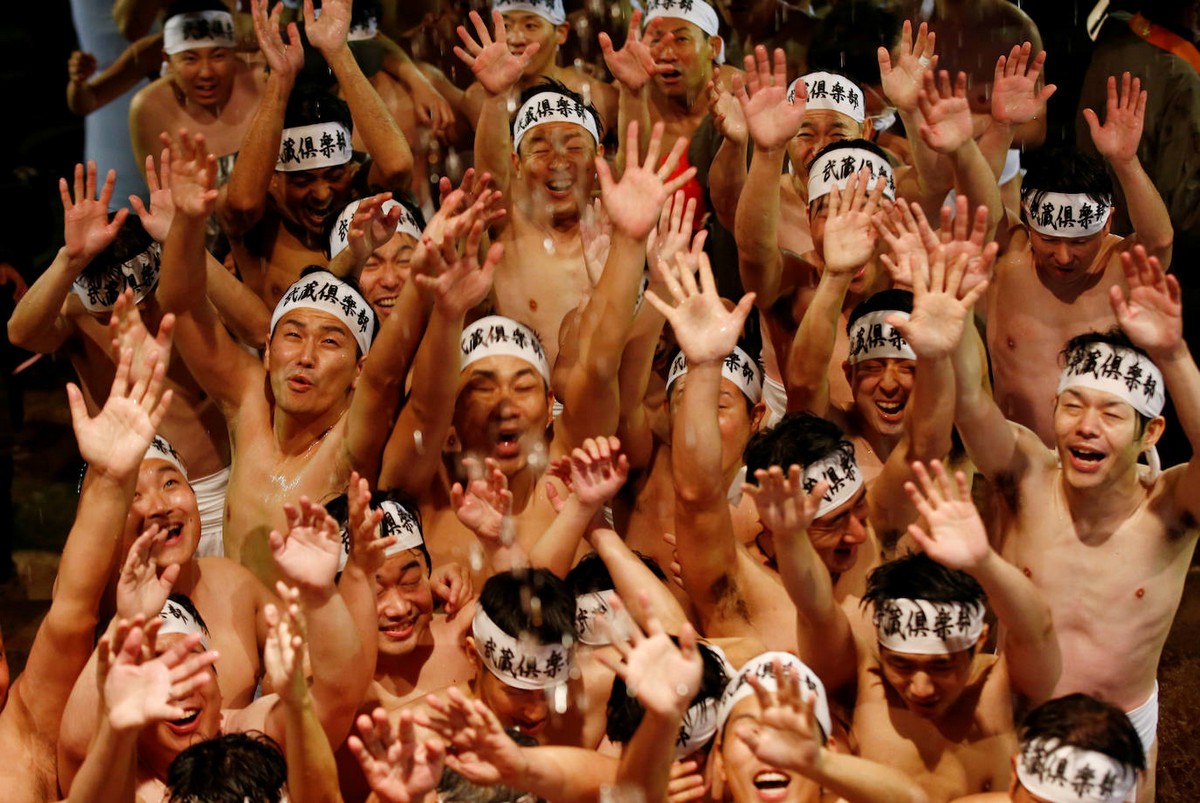 Десять тысяч японцев разделись в рамках 500-летнего фестиваля