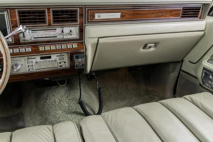 40-летний Lincoln Continental Mark VI с выставили на продажу